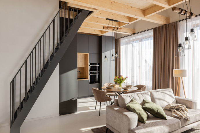 Celou přeměnu svěřila odborníkům ze studia atrium architekti. A nebylo to vůbec lehké, protože bylo nutné dodržet přísné regulace Národního parku TANAP a města Vysoké Tatry a zároveň také splnit přání a představy investora. 
