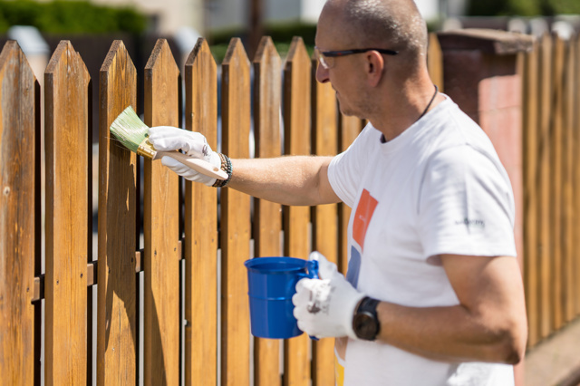 Renovace dřevěného plotu na chalupě: Odborník radí, jak na to