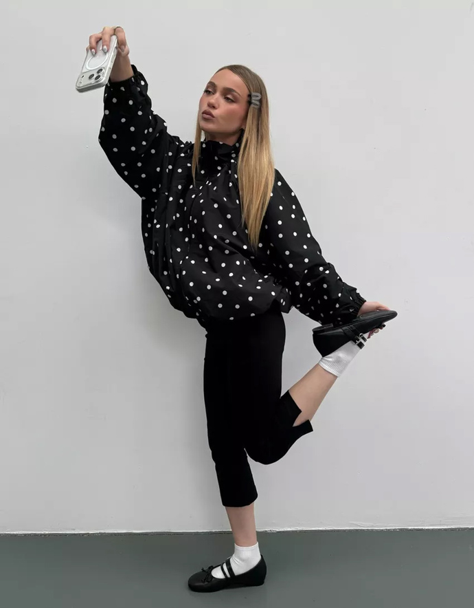 Puntíkovaný bomber, Bershka, 999 Kč
