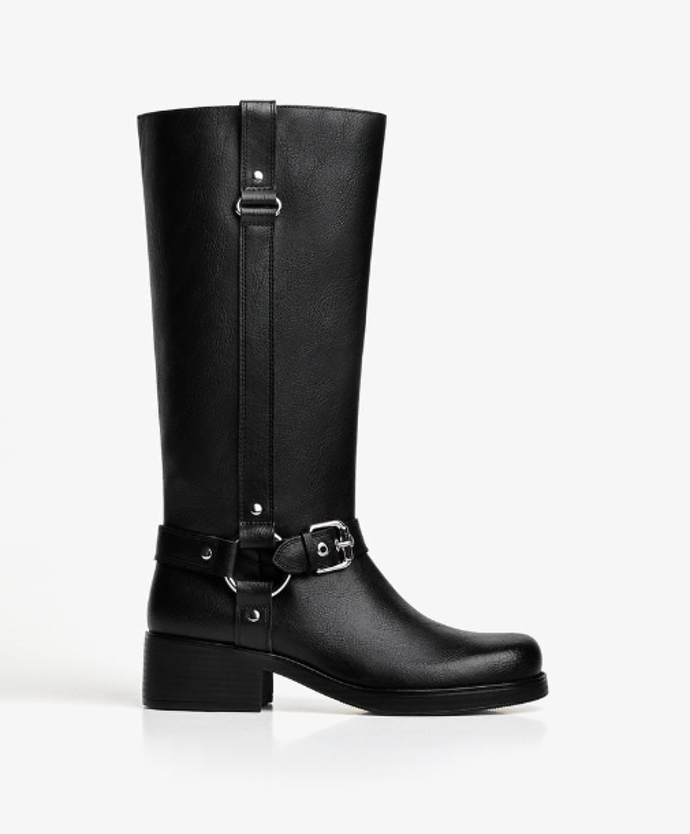 Bershka, 1599 Kč
Bershka, 1599 Kč