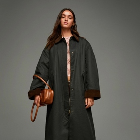 Bershka, 2299 Kč
