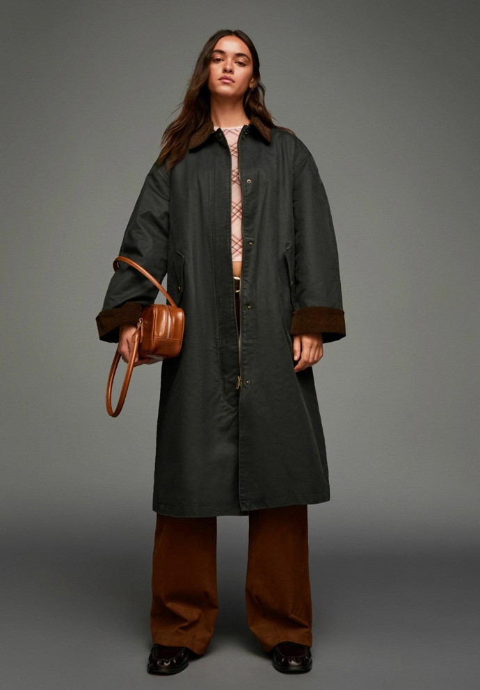 Bershka, 2299 Kč
