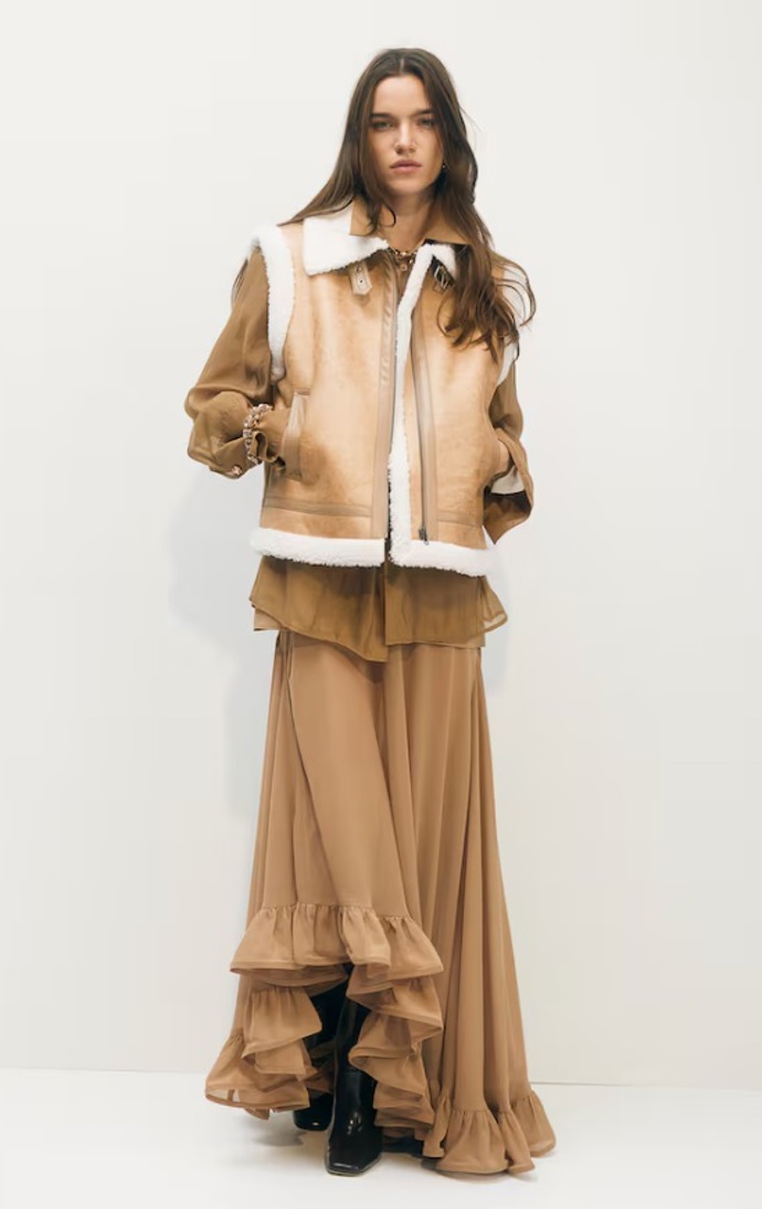 Vesta s plyšovou podšívkou, H&M, 960 Kč
