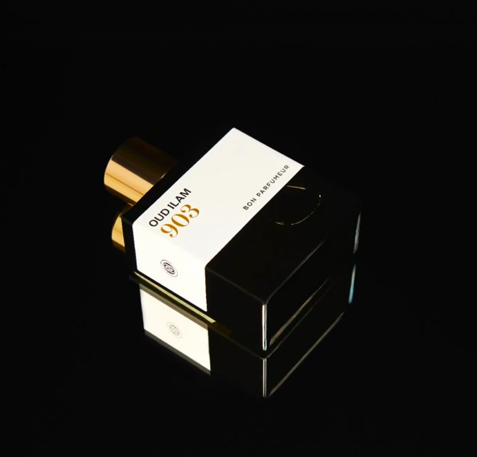 Bon Parfumeur – 903 Oud Ilam s vůní koriandru, pepře, šafránu, kašmírového dřeva, pudrového akordu, pižma, santalového dřeva a pačuli, 4000 Kč
