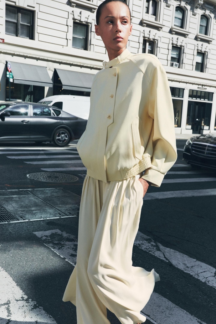 Bunda, Zara, 2299 Kč
Bunda, Zara, 2299 Kč
