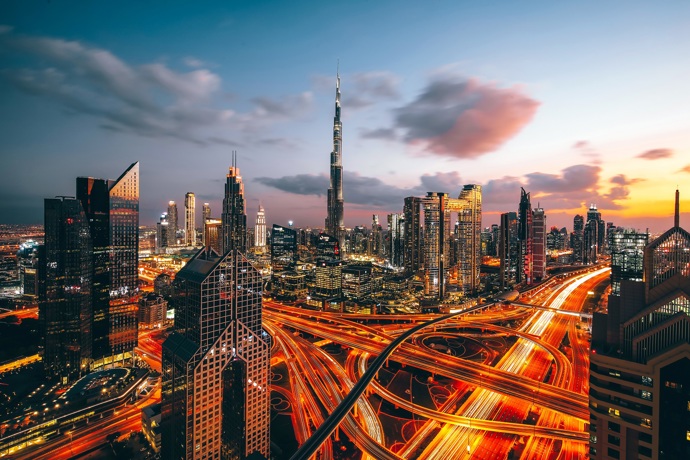 Burj Khalifa

Nenechte si ujít ani návštěvu Burj Khalifa, nejvyšší budovy na světě. Vydejte se na vyhlídkovou plošinu a obdivujte panoramatický výhled na celé město.

