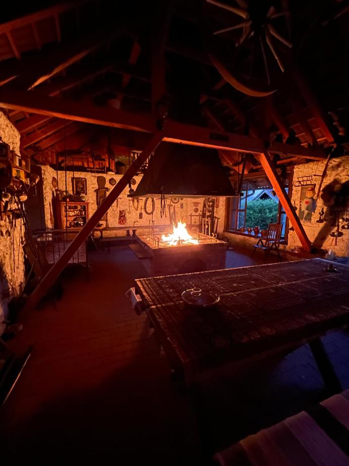 Dřevo do kamen nebo na grilování zde máte k dispozici. 
