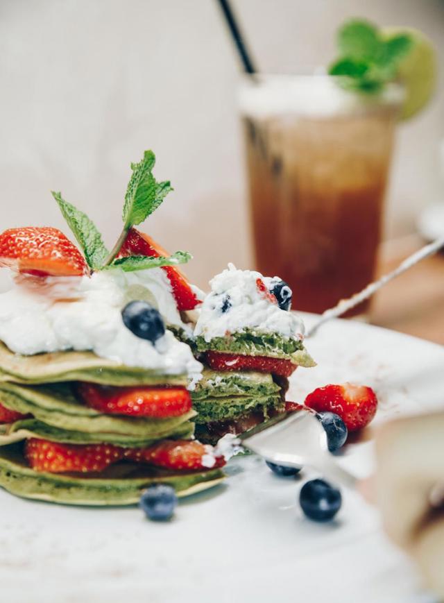 Matcha lívance! Zdravé mlsání nejen pro vegany Matcha lívance! Zdravé mlsání nejen pro vegany
