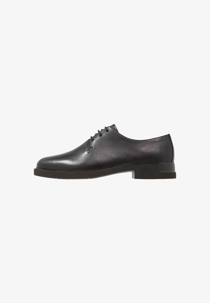 Camper, 2520 Kč, zalando.cz
Camper, 2520 Kč, zalando.cz