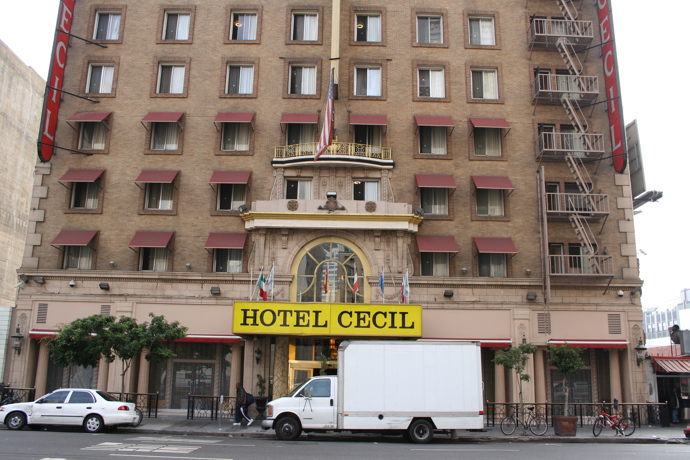 Hlavní vchod do hotelu Cecil
Hlavní vchod do hotelu Cecil