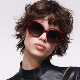 Chanel, info o ceně v butiku
Chanel, info o ceně v butiku