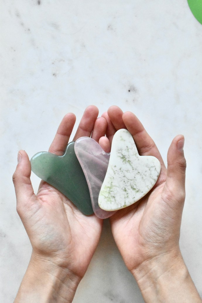Gua sha kameny pro liftingovou masáž obličeje
Gua sha kameny pro liftingovou masáž obličeje