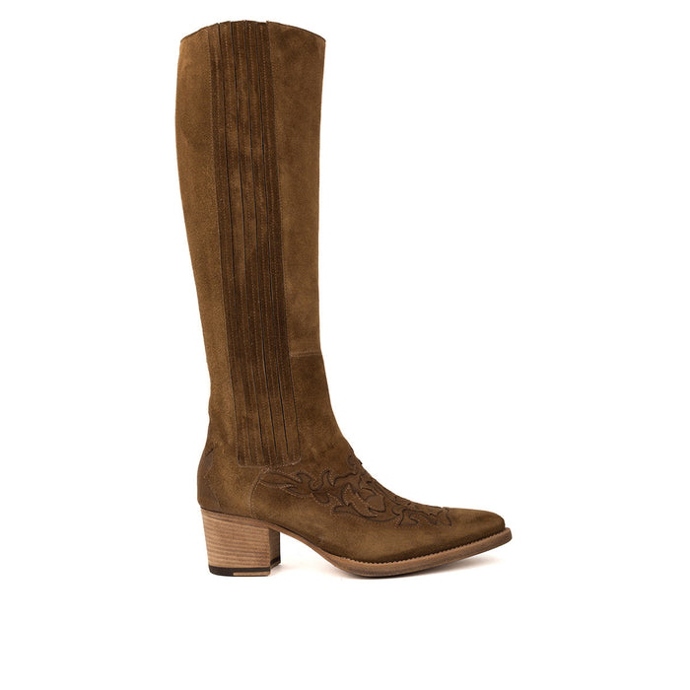 Chestnut boots, Alberto Fasciani, 788 eur
Chestnut boots, Alberto Fasciani, 788 eur
