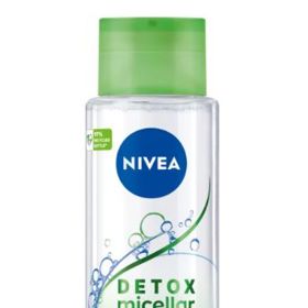 Detoxikační micelární šampon se zeleným čajem Pure Detox Micellar (Nivea)

Pokud máte citlivou pokožku hlavy, je potřeba používat šampon, který vyrovná její přirozené pH. Tento šampon nedráždí. Naopak vlasy jemně vyčistí a poskytne jim potřebnou péči. Nemusíte se bát používat ho třeba každý den. 

Cena: 150 Kč (400 ml)

 

