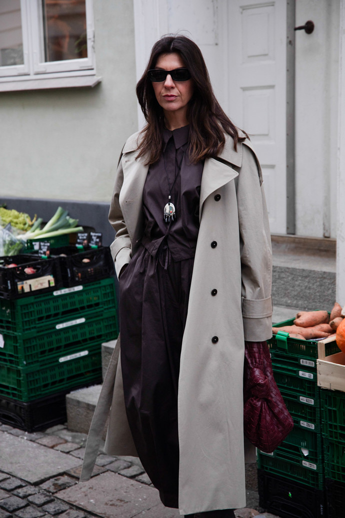 Trenčkot jako duchaplný detail k zajímavému outfitu
