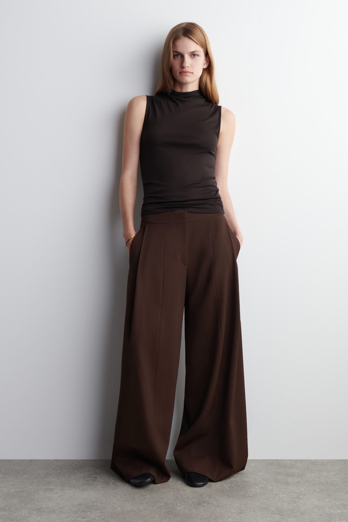 Cos, 145 eur
