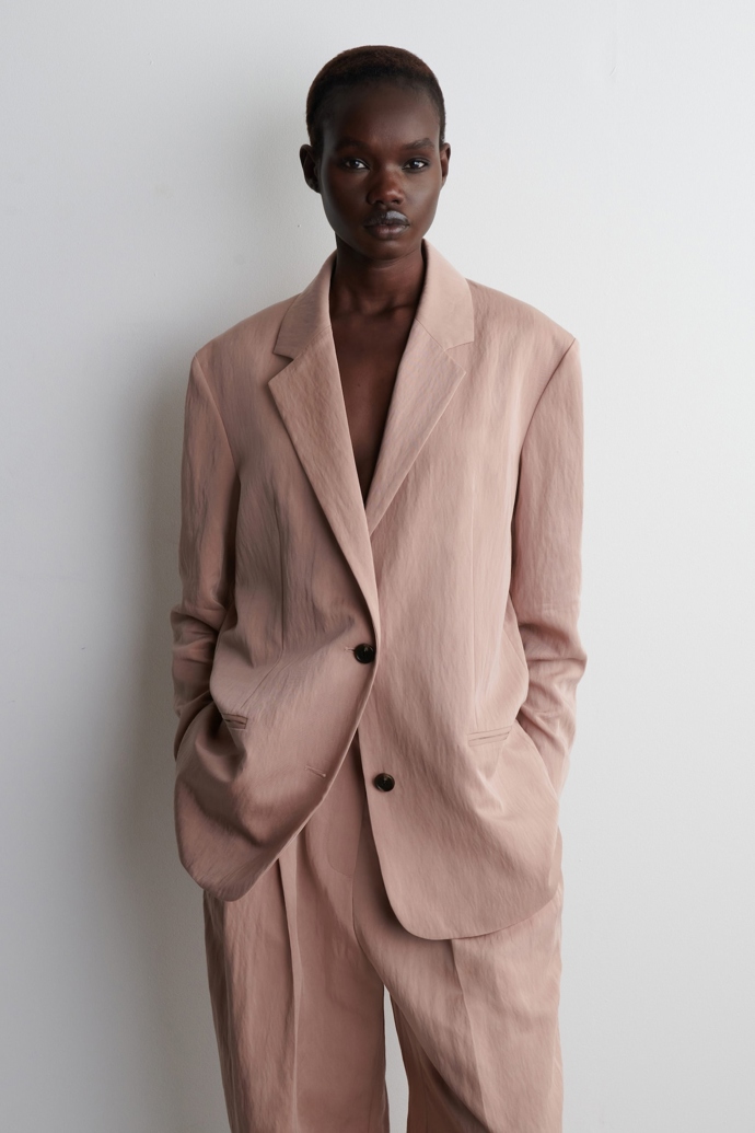 Cos, 149 eur
Cos, 149 eur