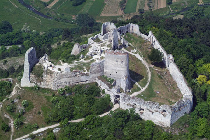 Čachtický hrad, Slovensko, letecká fotografie
 
