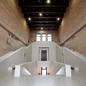 Neues Museum a návštěvnická James-Simon-Galerie
