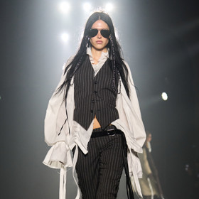 Ann Demeulemeester podzim/zima 2025-2026
Ann Demeulemeester podzim/zima 2025-2026