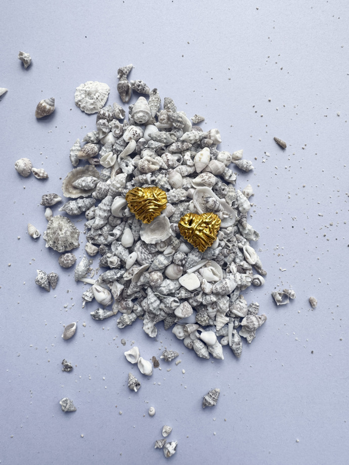 Náušnice Desire z pozlaceného stříbra, Blueberries Jewelry, 6100 Kč
