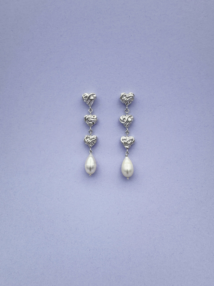 Značka Blueberries Jewelry designérky Markéty Richterové představila na Designbloku kolekci šperků Love Forever.
