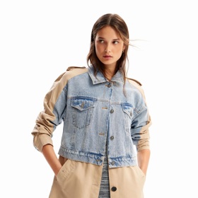 Trenčkot: Desigual, 5 999 Kč
Trenčkot: Desigual, 5 999 Kč