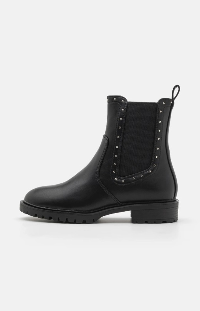 Chelsea boty s cvočky, ONLY, 1 390 Kč
