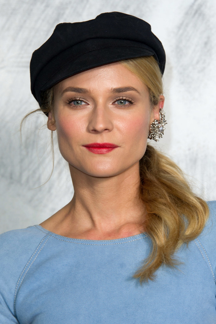 Culík nemusí být vždy nuda - stačí přidat baret a červenou rtěnku a hned můžete být francouzsky šik jako Diane Kruger
