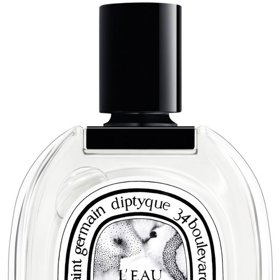 Diptyque L’Eau Papier s vůní bílého pižma, rýžového akordu, mimózy a světlého dřeva, 100 ml, 3700 Kč
Diptyque L’Eau Papier s vůní bílého pižma, rýžového akordu, mimózy a světlého dřeva, 100 ml, 3700 Kč