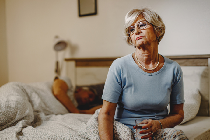 Nástup menopauzy byl v podstatě ze dne na den. Návaly horka, že by proti tomu i sauna byla slabý čajíček a poté zase zimnice. Změny nálad a různé výkyvy se střídaly jako na běžícím pásu. Nebylo to lehké přijmout a už vůbec ne se s tím vyrovnat.
Nástup menopauzy byl v podstatě ze dne na den. Návaly horka, že by proti tomu i sauna byla slabý čajíček a poté zase zimnice. Změny nálad a různé výkyvy se střídaly jako na běžícím pásu. Nebylo to lehké přijmout a už vůbec ne se s tím vyrovnat.