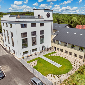 Kousek od Karlových Varů, v osadě Otovice, obnovili architektonickou perlu a historický areál bývalé plavírny kaolínu z roku 1892.
Kousek od Karlových Varů, v osadě Otovice, obnovili architektonickou perlu a historický areál bývalé plavírny kaolínu z roku 1892.