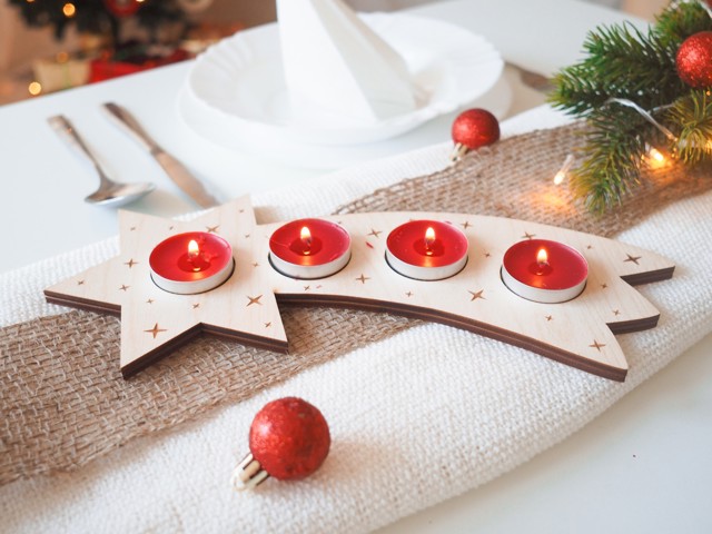 Dřevěný adventní svícen - kometa, Čisté Dřevo
Dřevěný adventní svícen - kometa, Čisté Dřevo