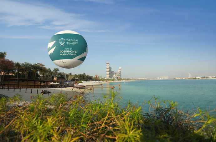 The Dubai Balloon at Atlantis

The Dubai Balloon at Atlantis je ideální nejen pro páry či skupinku přátel, ale také pro rodiny s dětmi, které se chtějí kochat pohledem na Dubaj z výšky 300 metrů. 
