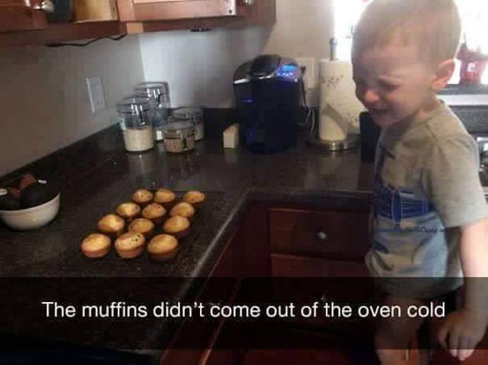 Muffiny, které se právě upekly, jsou horké.