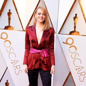 Emma Stone v kompletu od Louise Vuittona.
