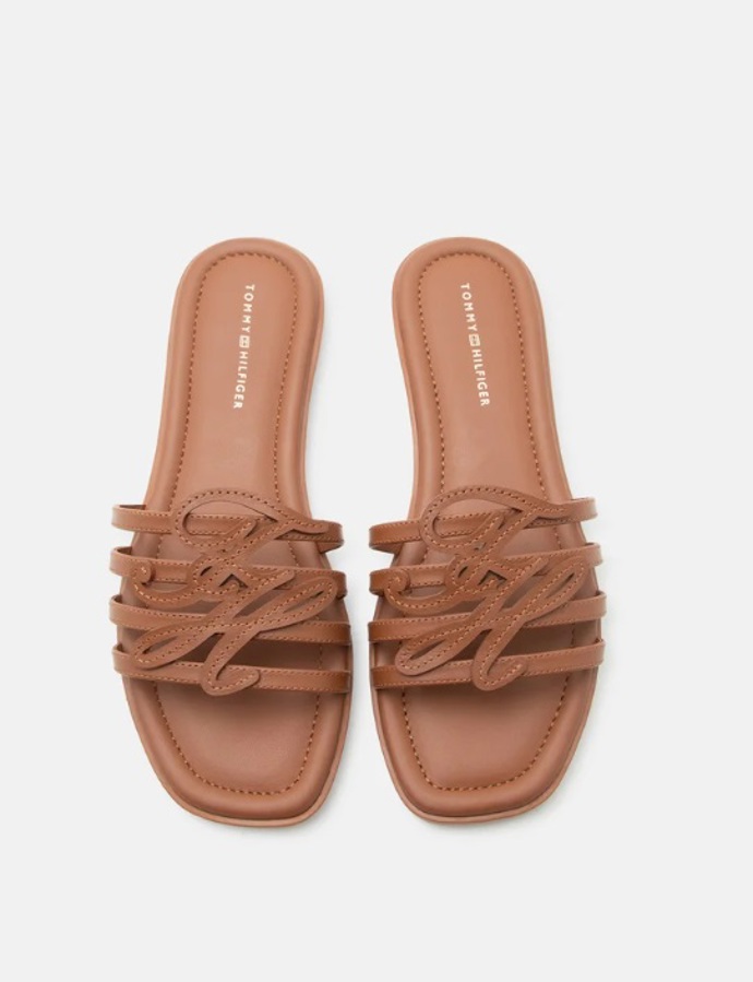 Elegantní pantofle, Tommy Hilfiger, 2 490 Kč
