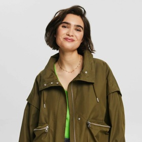 Bunda: Esprit, 3 799 Kč
Bunda: Esprit, 3 799 Kč