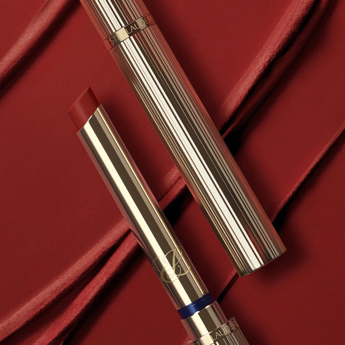 Rtěnka, Estée Lauder, 1200 Kč
Rtěnka, Estée Lauder, 1200 Kč