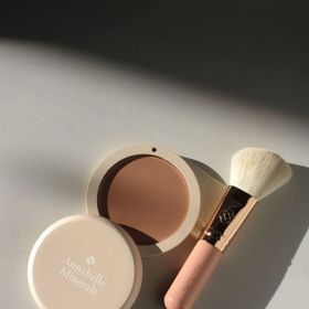 Krémový bronzer Sculpt Balm, Annabelle Minerals, 459 Kč
