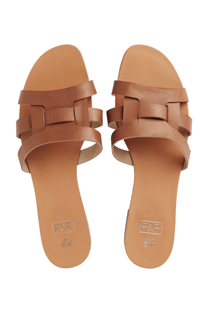 F&F, 349 Kč
