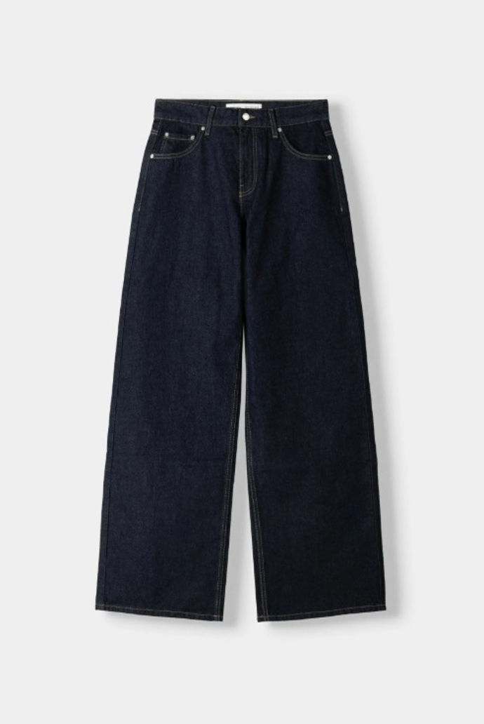 Široké džíny, Bershka, 849 Kč
