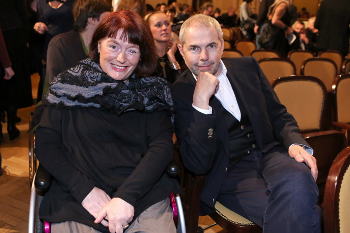 Marek rád vyvede svou ženu do společnosti
Marek rád vyvede svou ženu do společnosti