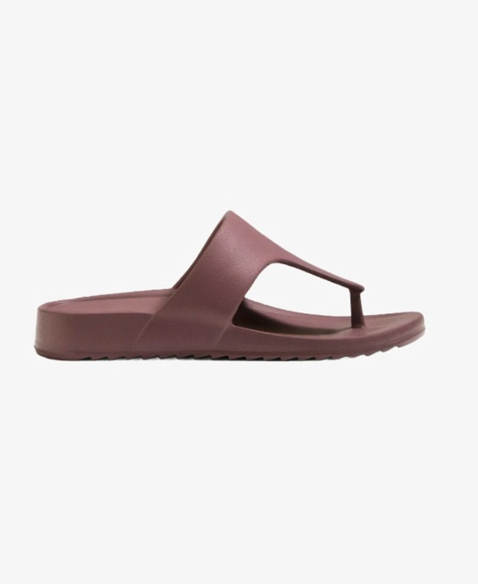 Minimalistické žabky, OYSHO, 499 Kč
