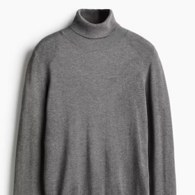 Svetr s rolákem, H&M, 359 Kč

