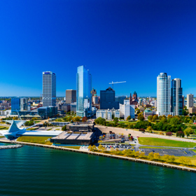1. Milwaukee, USA

729% meziroční nárůst

Město Milwaukee se dostalo na samotný vrchol trendů. Není divu, vždyť jde o historický klenot na břehu jezera Michigan, který nabízí mnoho úžasných restaurací i fascinujících kulturních památek. Zároveň je okolí města poseto cyklostezkami, a tak turisté mohou prozkoumat i vzdálenější místa.
