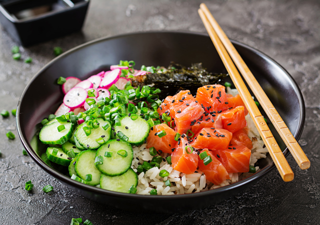 Poke bowl: Pokrm z Havaje, který si podmaní vaše chuťové pohárky