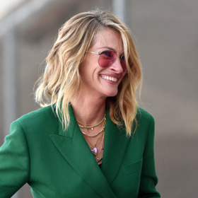 Vlasy zkrátila a prosvětlila i Julia Roberts.
Vlasy zkrátila a prosvětlila i Julia Roberts.