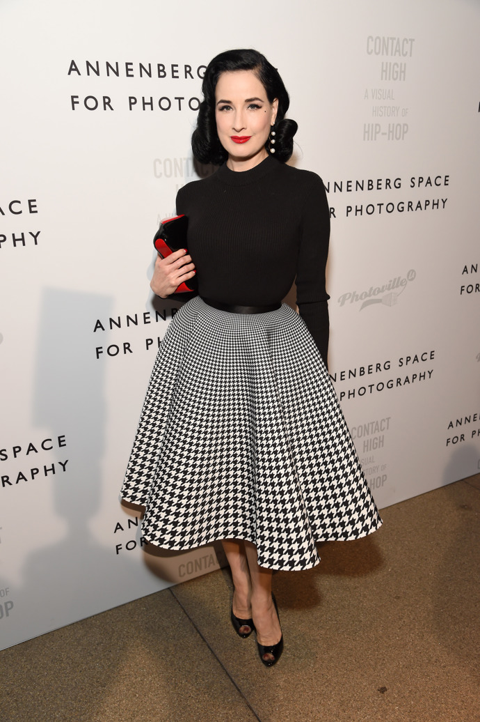 2019: Jeden z umírněrnějších outfitů
2019: Jeden z umírněrnějších outfitů