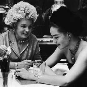 Romy Shneider s matkou ve vídeňském Cafe Sacher.
Romy Shneider s matkou ve vídeňském Cafe Sacher.